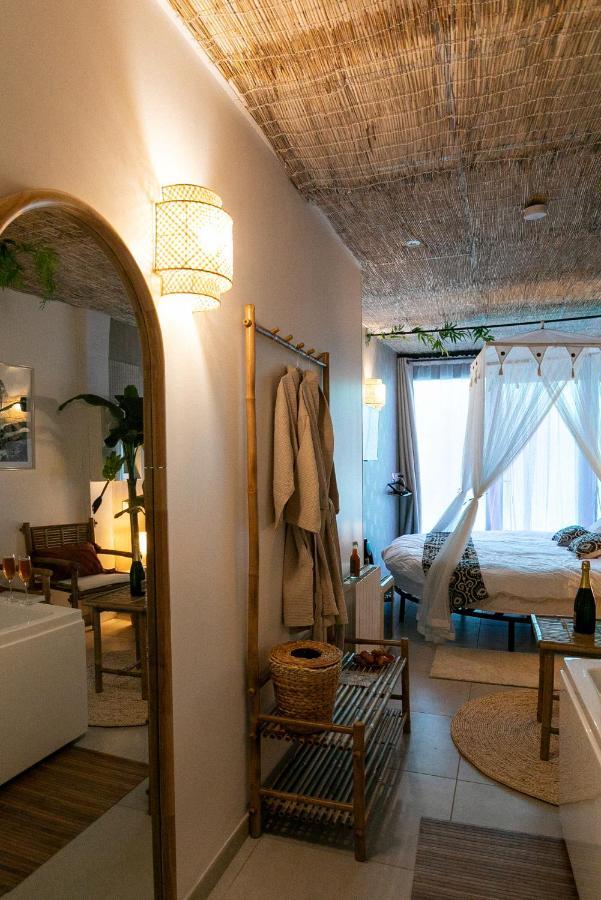 Bali Serenity Balneo Et Lit Rond Lagnieu Bagian luar foto