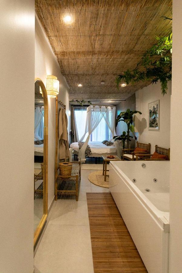 Bali Serenity Balneo Et Lit Rond Lagnieu Bagian luar foto