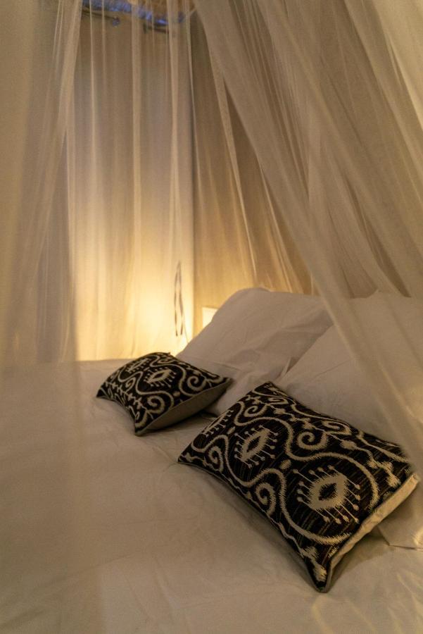 Bali Serenity Balneo Et Lit Rond Lagnieu Bagian luar foto
